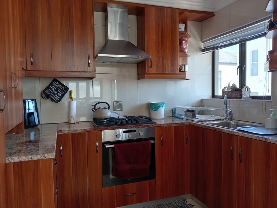To Let 2 Bedroom Property for Rent in Calypso Beach Western Cape